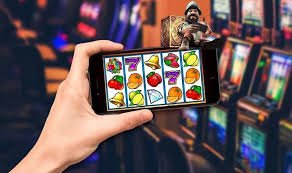Pengguna mengelola referral lewat mobile